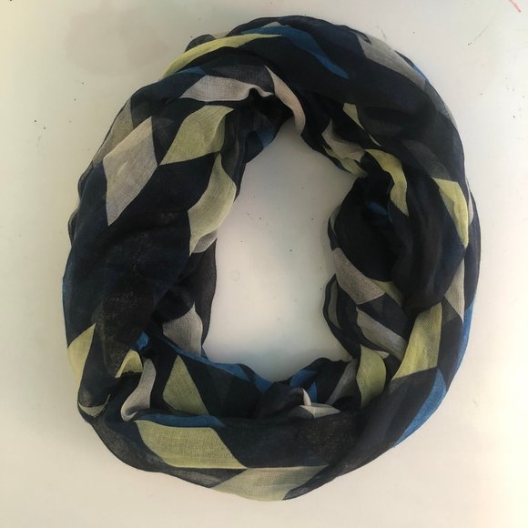 Infinity Scarf - Picture 1 of 2
